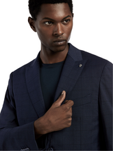 Slim fit performance suit